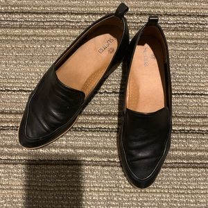 PLATFORM BLACK LOAFERS